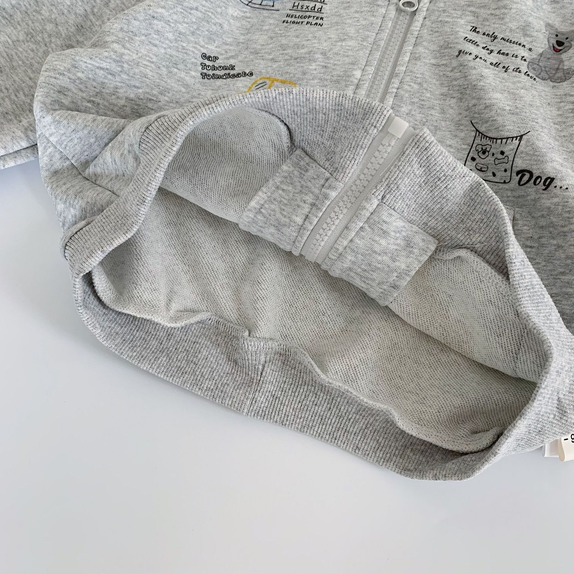 Mai Bao abrigo infantil 2025 otoño nuevo niño cardigán con capuzas de dibujos animados mujeres primavera y otoño ropa al por mayor