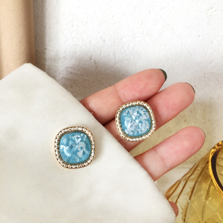 Retro Style Blue Resin Square Earrings display picture 10