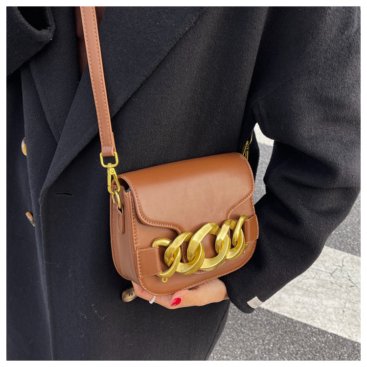 2021 New Fashion Autumn And Winter Retro Texture Single Shoulder Messenger Saddle Bag display picture 18