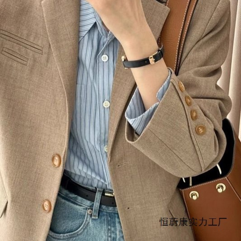 Khaki Small Blazer for Women in Autumn, This Year's Trendy and Super Stylish Petite Casual Short Suit