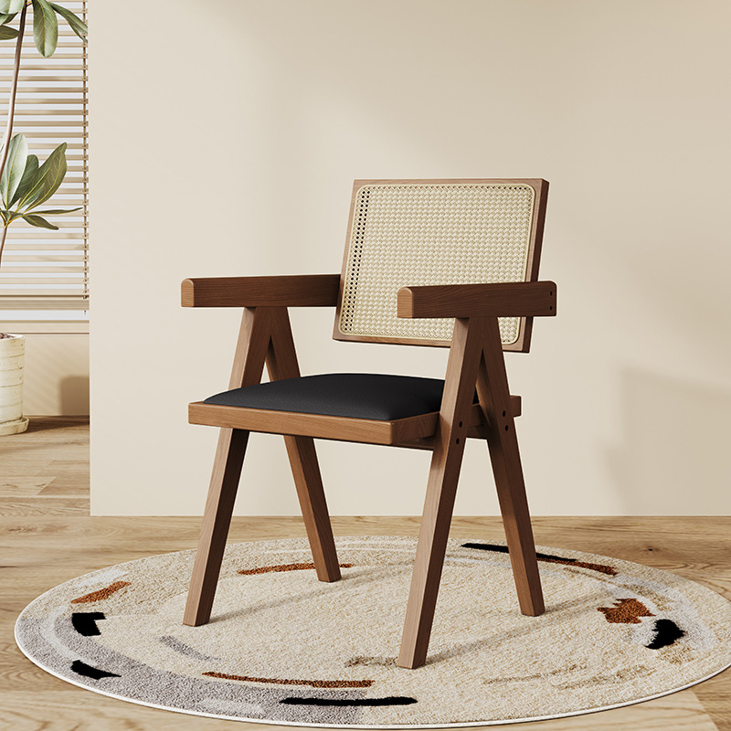 Sillas de comedor de madera maciza sillas medievales nórdicas con reposabrazos sillas K sillas de caña domésticas sillas de caña Chandigarh