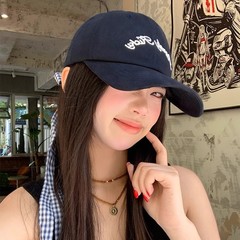 韓国版インボウノットチェック柄ストラップ野球帽女性用春と夏のレトロな多用途文字刺繍ひさしキャップ