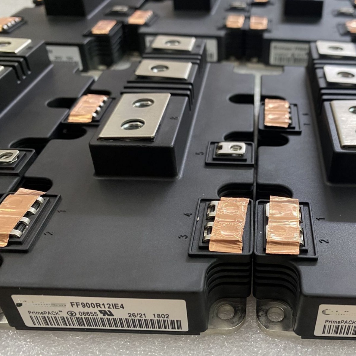 FF900R12IP4 FF900R12IE4 原装 IGBT 模块DC-DC模块