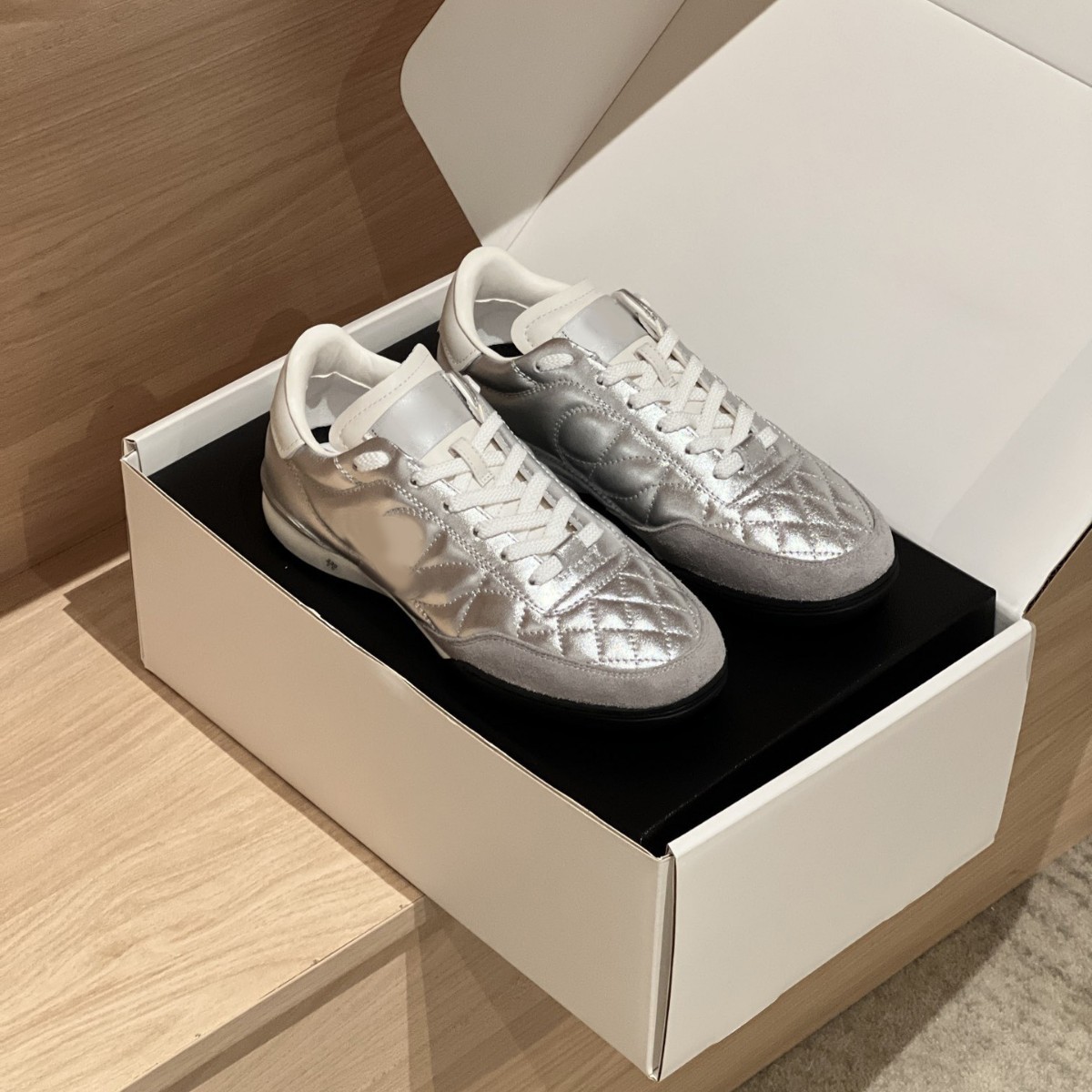 고품질! Xiaoxiangfeng 마름모 패턴 골프 신발 3 세대 새로운 양피 실버 호른 킹 스포츠 및 레저 신발