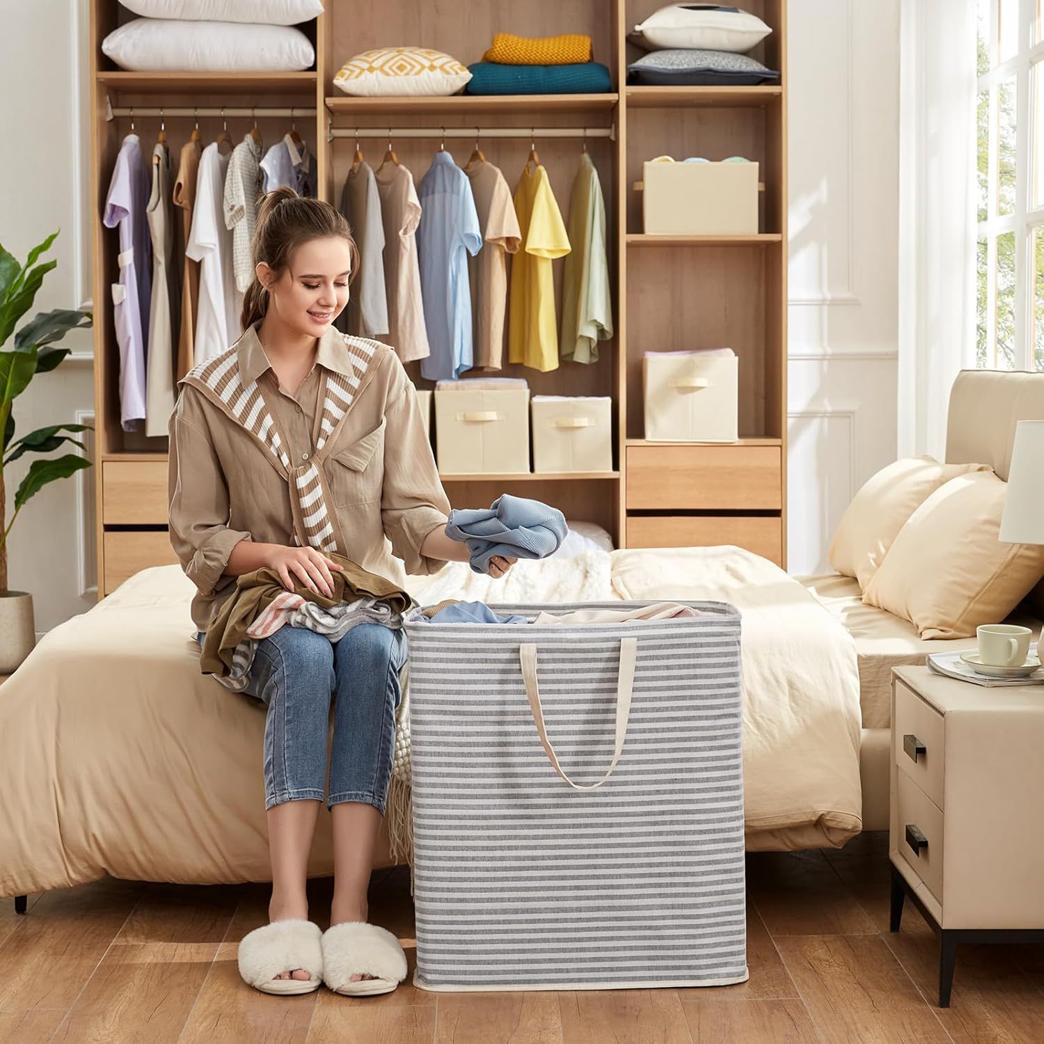 Laundry Basket Large Foldable Freestanding Dirty Clothes Basket Easy Carry Laundry Room Bedroom Bathroom Dorm Clothes Storage