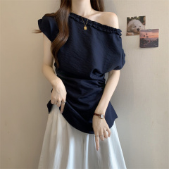 大きいサイズのフランス式の不規則な肩の半袖のtシャツの女性の夏の太ったmmは腰の気質の辺を収めて肩の上着を現します。