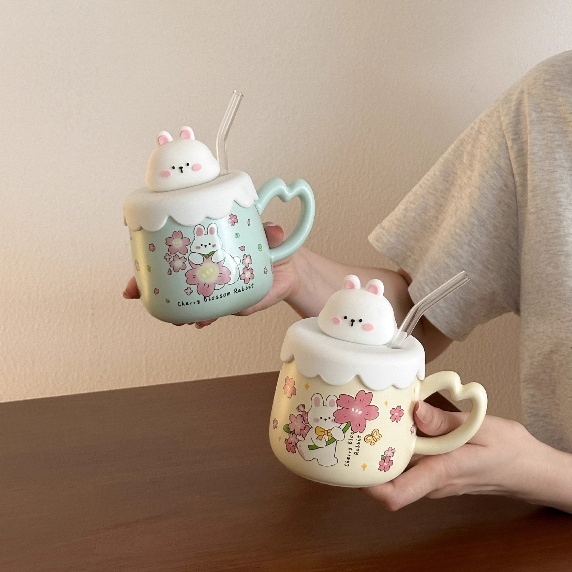 Regalos de cumpleaños lindos cerezas conejos tazas de cerámica con cubierta tazas de paja de desayuno casero café taza de leche