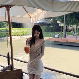 TZ7196纯欲辣妹燕麦色花边拼接气质上衣女秋新款设计感小众t恤