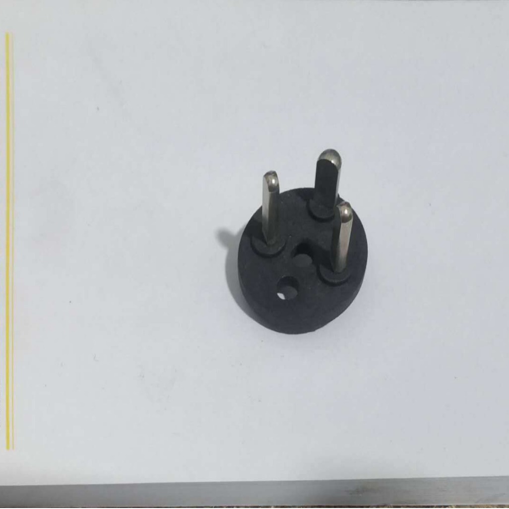 厂家供应丹麦支架插头内架三插支架丹麦插头内架美规电线插座内架