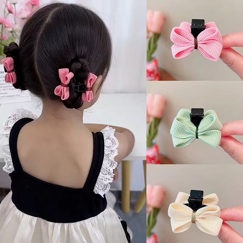Cute small children's crab pin with bow
