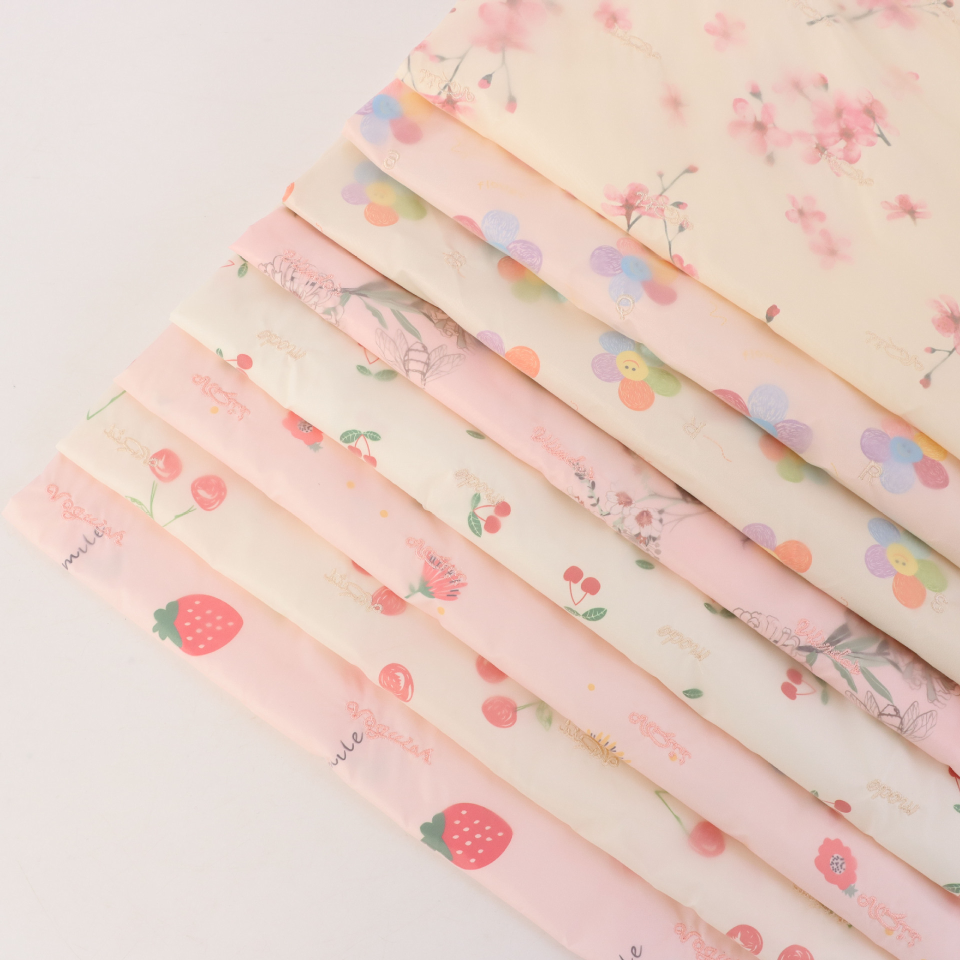 三合一直充羽绒印花 绣花儿童棉服刺绣羽绒服宠物衣服面料批发