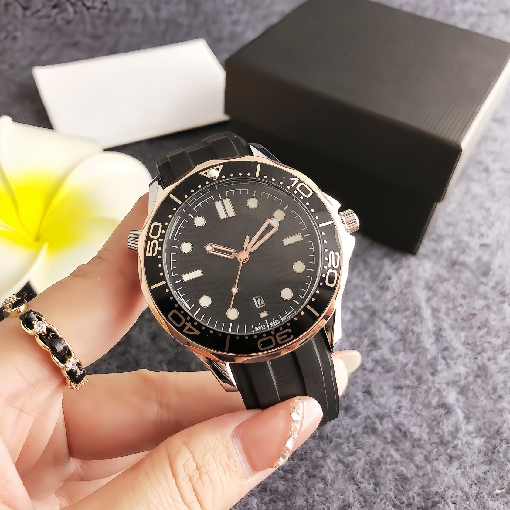 Watch New Trendy Fashion Temperament Men's Watch Commuter with Calendar Black Diving Casual Watch Dropshipping