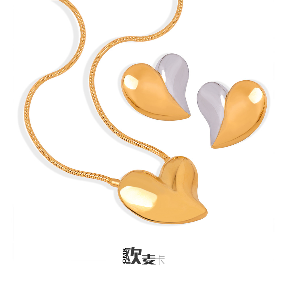 Estilo francés de acero dorado de color de dos colores de costura colgante de amor Cadena de hueso de serpiente de titanio traje de joyería de acero ins pendientes de estilo frío