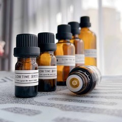 5mlエッセンシャルオイルボトル茶色スポットエッセンシャルオイルボトル10ミリリットル化粧品エッセンシャルオイル包装ボトルロングテールインナー15ml