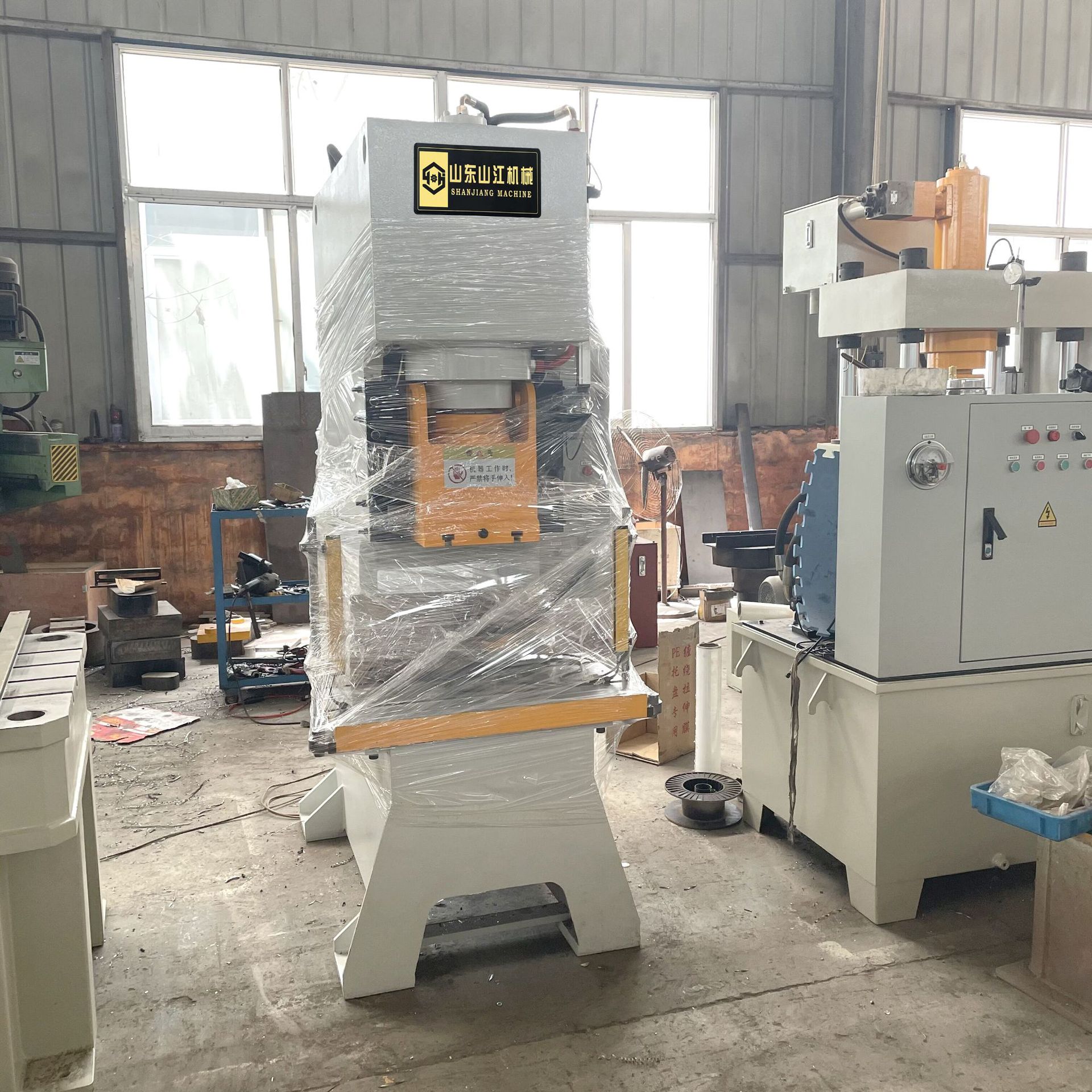 导轨式40吨快速单臂液压冲孔冲床 价格实惠的立式冲压63吨液压机