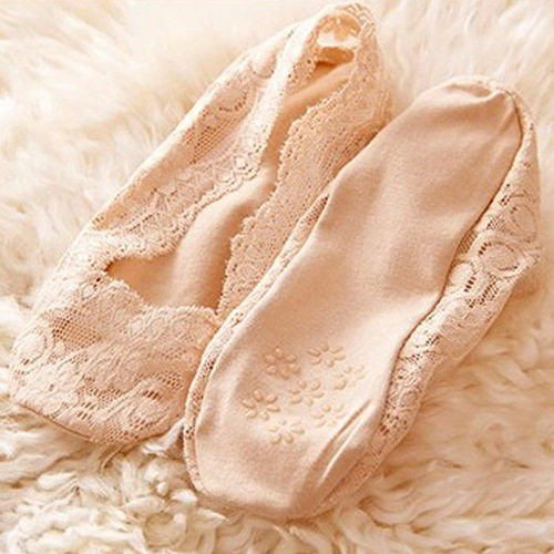 Spring and summer 360 degree silicone shallow mouth lace boat socks invisible cotton bottom anti-slip women's socks individually packaged