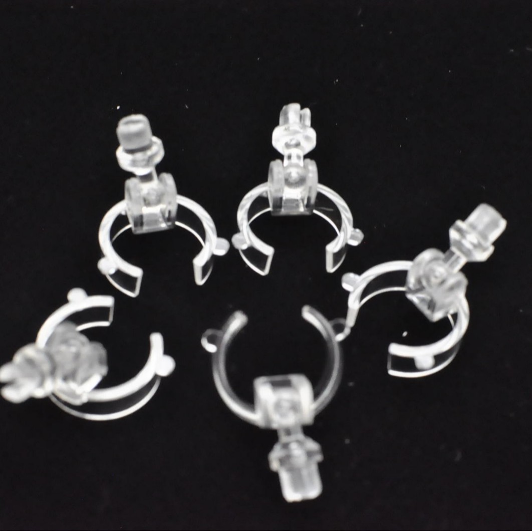 厂家批发现货透明塑胶戒指展示架C环商场道具首饰可调角度