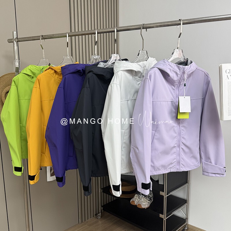 Dopamine Color Lightweight Windproof and Waterproof Hooded Soft Shell Jacket Mountaineering Jacket 9040