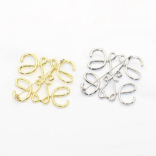 The same Luo Wei brooch, high-end geometric symmetrical square hollow pin, suit coat Luo Wei corsage collar pin accessories