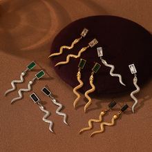 欧美复古蛇形形状方形锆石钛钢耳环时尚轻奢小众设计感不锈钢耳坠