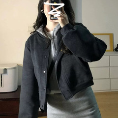 レトロな香港風の灰色の気質のコートの女性の2024秋の高級感のゆったりしている短い野球の服の短いタイプの小さい子供