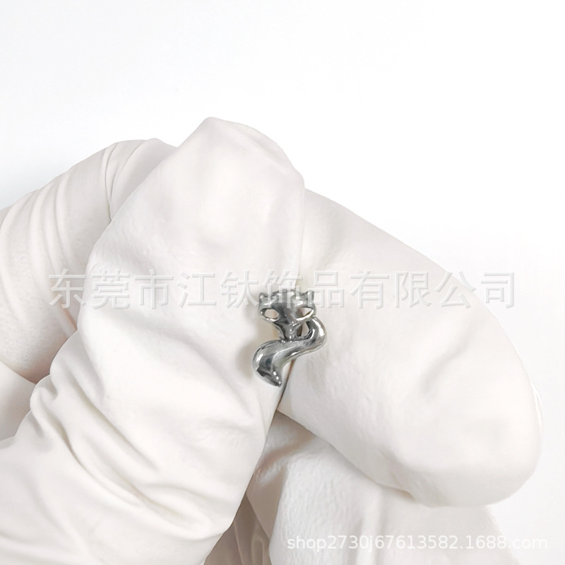 Pointed titanium steel lip stud product view
