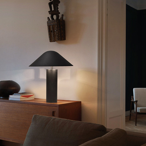 High-end table lamp, modern minimalist creative bedroom nightstand desk hotel model room designer soft furnishing exhibition hall lamp