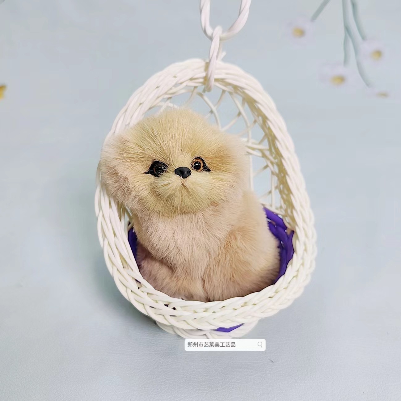 보라색 교수형 개는 짖을 수 있습니다