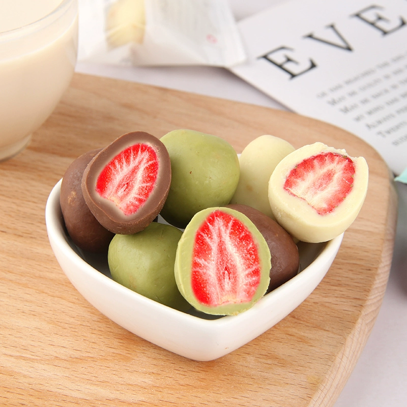 Whole strawberry freeze-dried sandwich chocolate matcha milk casual internet celebrity snack (cocoa butter substitute) упаковка оптом