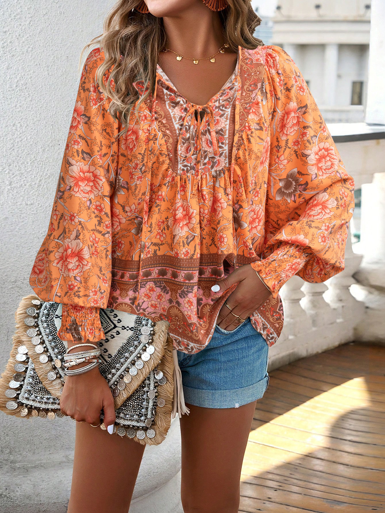 Elegante Florale Damenbluse Mit Bindedetail Und V-ausschnitt_voghion.com