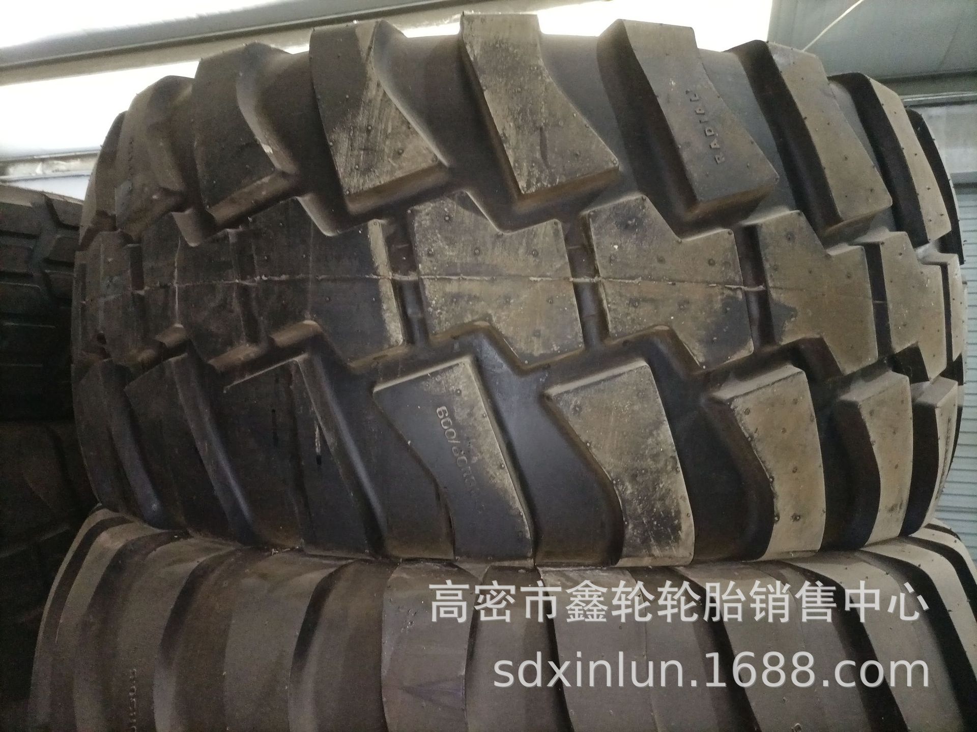 长期供应600/60R30.5沙漠防陷750/60r30.5 钢丝胎