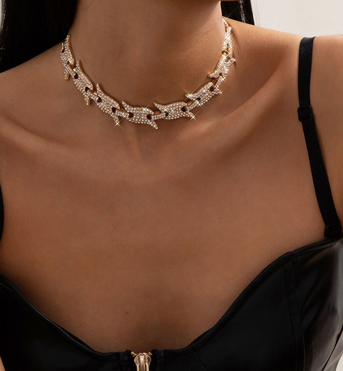 Simple Retro Single Layer Tassel Diamond Chain Necklace display picture 5