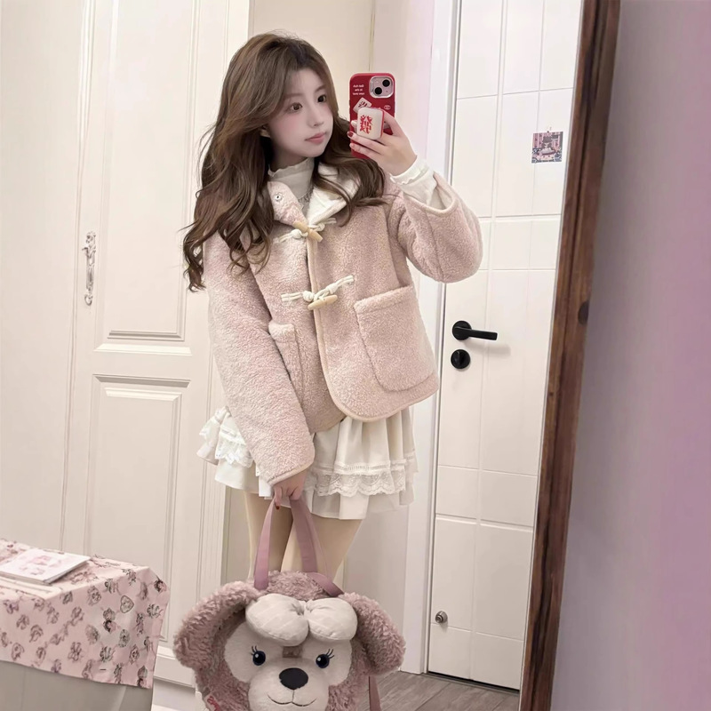 2026 New Style Pink Horn-Button Lambswool Coat for Women, Autumn and Winter Short Style, Petite Plush Thick Faux Fur Jacket