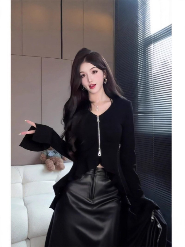 韩系辣妹v领不规则长袖t恤女秋季设计感小众修身显瘦别致短款上衣|undefined