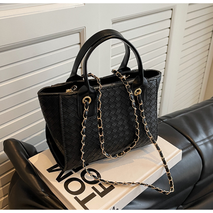 Women's Small Chain Shoulder Bag Quilted Square Handbag Elegant_voghion.com
