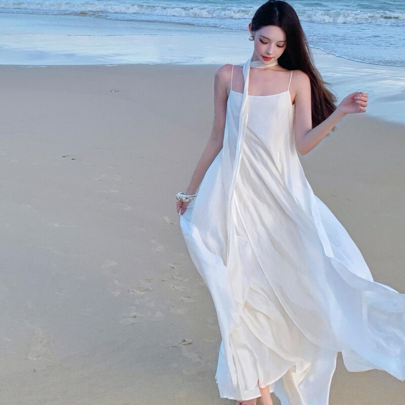 Affordable French-style elegant camisole dress for women, summer loose-fitting slimming drapey dress, long dress for seaside vacation Affordable French-style elegant camisole dress for women, summer loose-fitting slimming drapey dress, long dress for seaside vacation