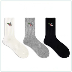 Japanese trendy brand little flying duck polar bear embroidery crew socks couple's college style unisex sports outerwear pure cotton socks