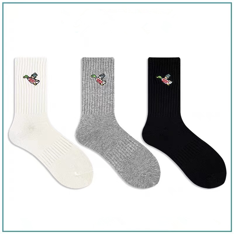Japanese Trendy Brand Little Flying Duck Polar Bear Embroidered Mid-Calf Socks for Couples, Preppy Style Men's and Women's Sports Outer Wear Pure Cotton Socks