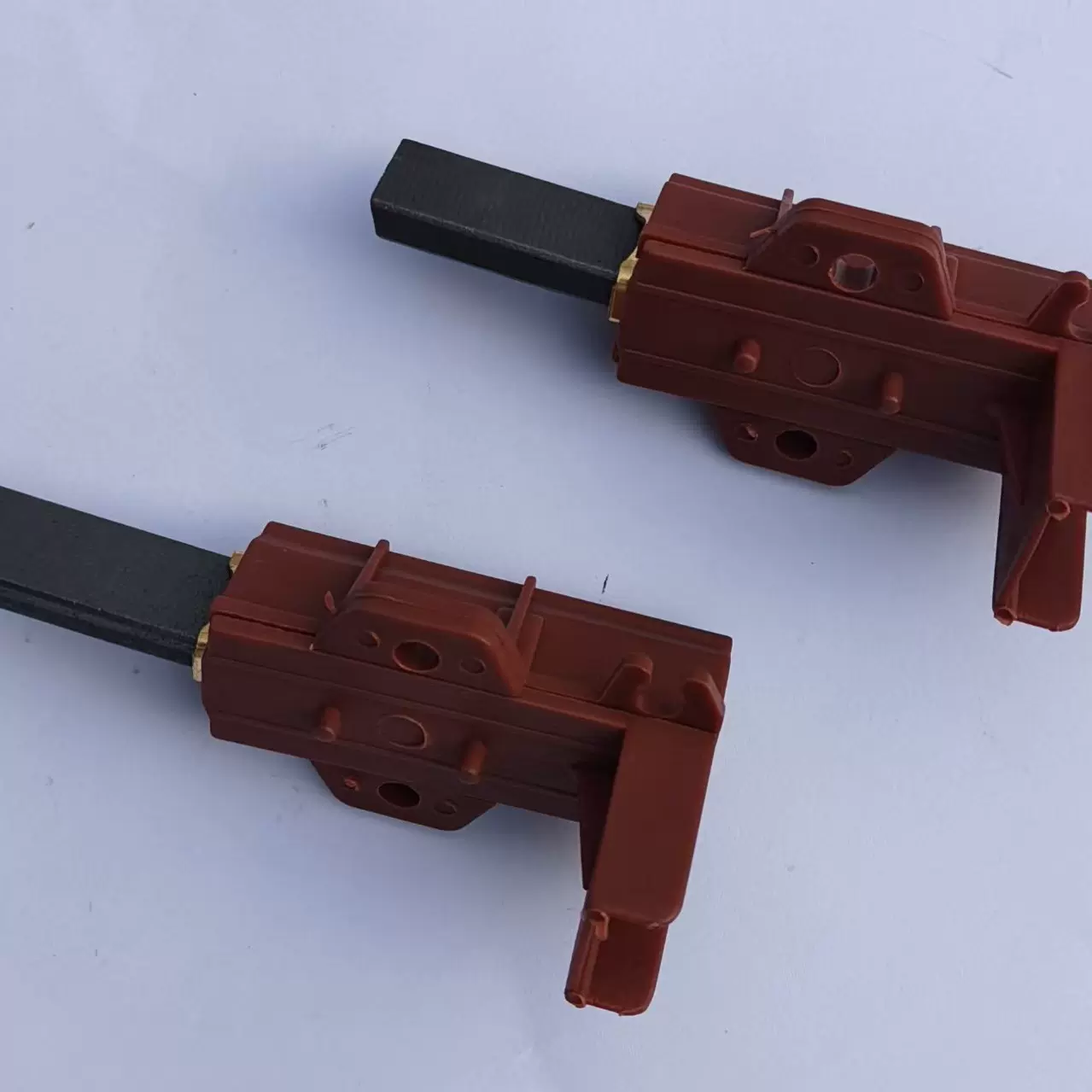 洗衣机碳刷厂家小天鹅洗衣机用碳刷5*12.5*32mm直双片黄色铜套