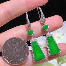 翡翠项饰;翡翠手饰;天然珍珠项饰