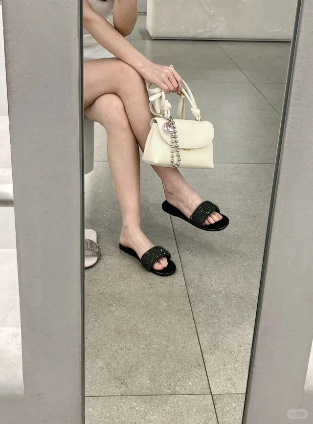검은색
