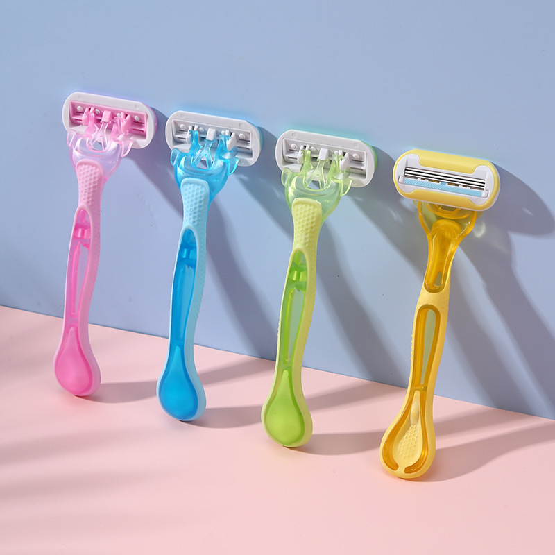 Shaving Razor for Shaving Pubic Hair, Underarms, and Legs, with Replaceable Blades, Three-Blade Replacement Heads
