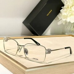 Bajia インターネットセレブ Xiaohongshu ヨーロッパとアメリカの同じスタイルのサングラス、ファッショナブルな小さな四角い狭いサングラス、男性と女性のファッショナブルなフラットライト