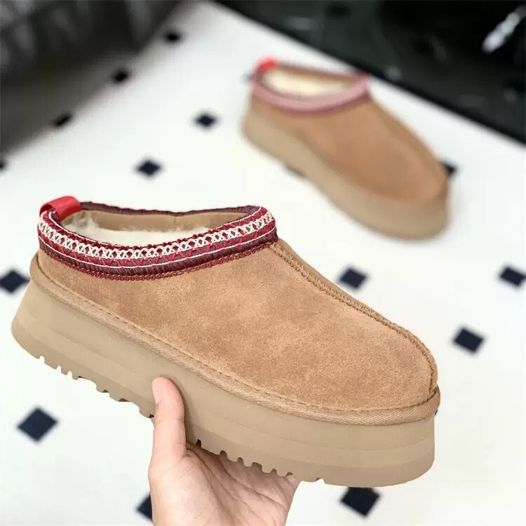 Thick-soled snow boots from Sangpo Village, new winter model, made of sheepskin, ethnic style, with lace, height-increasing, warm, high-heeled slippers