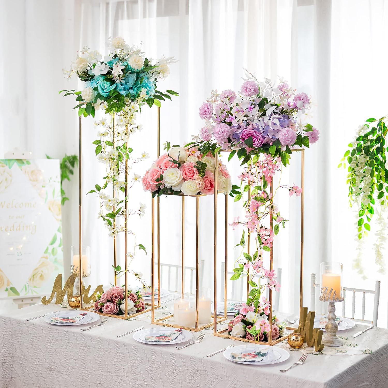 El comercio electrónico transfronterizo envía accesorios de boda en nombre del diseño en el lugar, marco cuadrado dorado, guía de ruta geométrica, suministros para festivales, soporte de flores de hierro