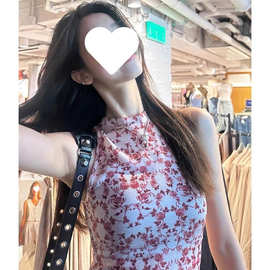 法式复古碎花挂脖背心外穿甜辣妹修身洋气圆领短款无袖上衣女早秋
