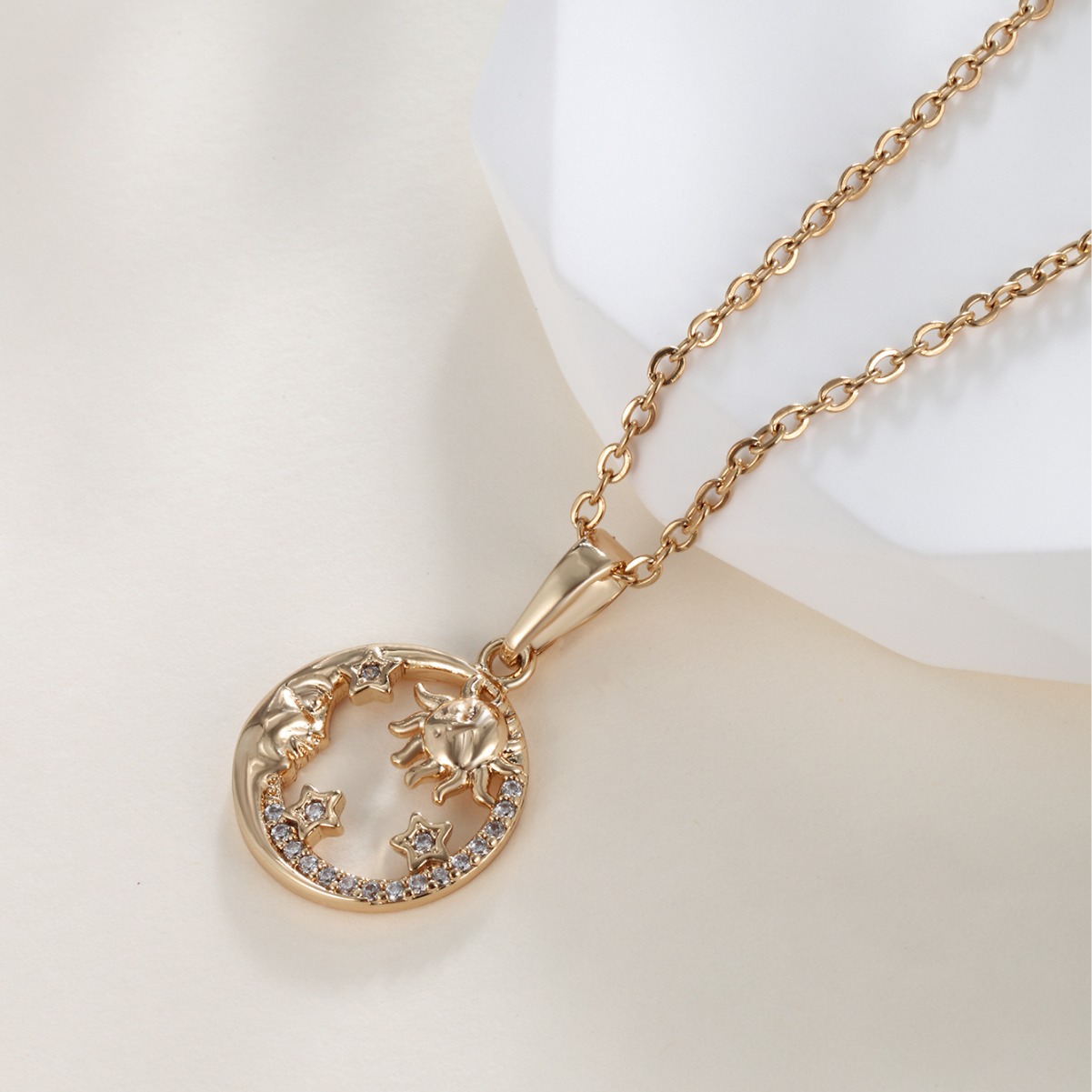 Xuping transfronterizo Europa y América ins viento joyería de moda aleación dorada sol luna estrella colgante redondo collar mujer