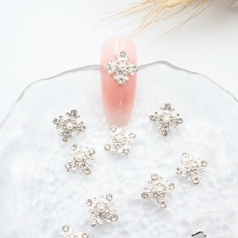 Popular New Nail Art Accessories Japanese Style Super Flash Shell Rhinestone Nail Art Accessories Pearl Super Flash Tassel Nail Accessories