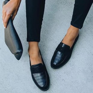 SOURCE Factory new foreign trade comfortable pure black leather shoes spring and autumn versatile casual peas shoes 35-43 plus size