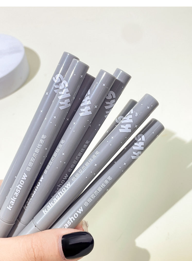 KAKASHOW's double-clawed eyeliner liquid pen is extremely fine, naturally lowering eyelashes, waterproof and sweat-proof, and won't smudge lazy eyeliner undefined